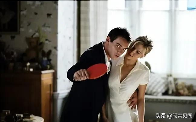 黑寡妇斯嘉丽约翰逊动图,黑寡妇斯嘉丽约翰逊主演的影片