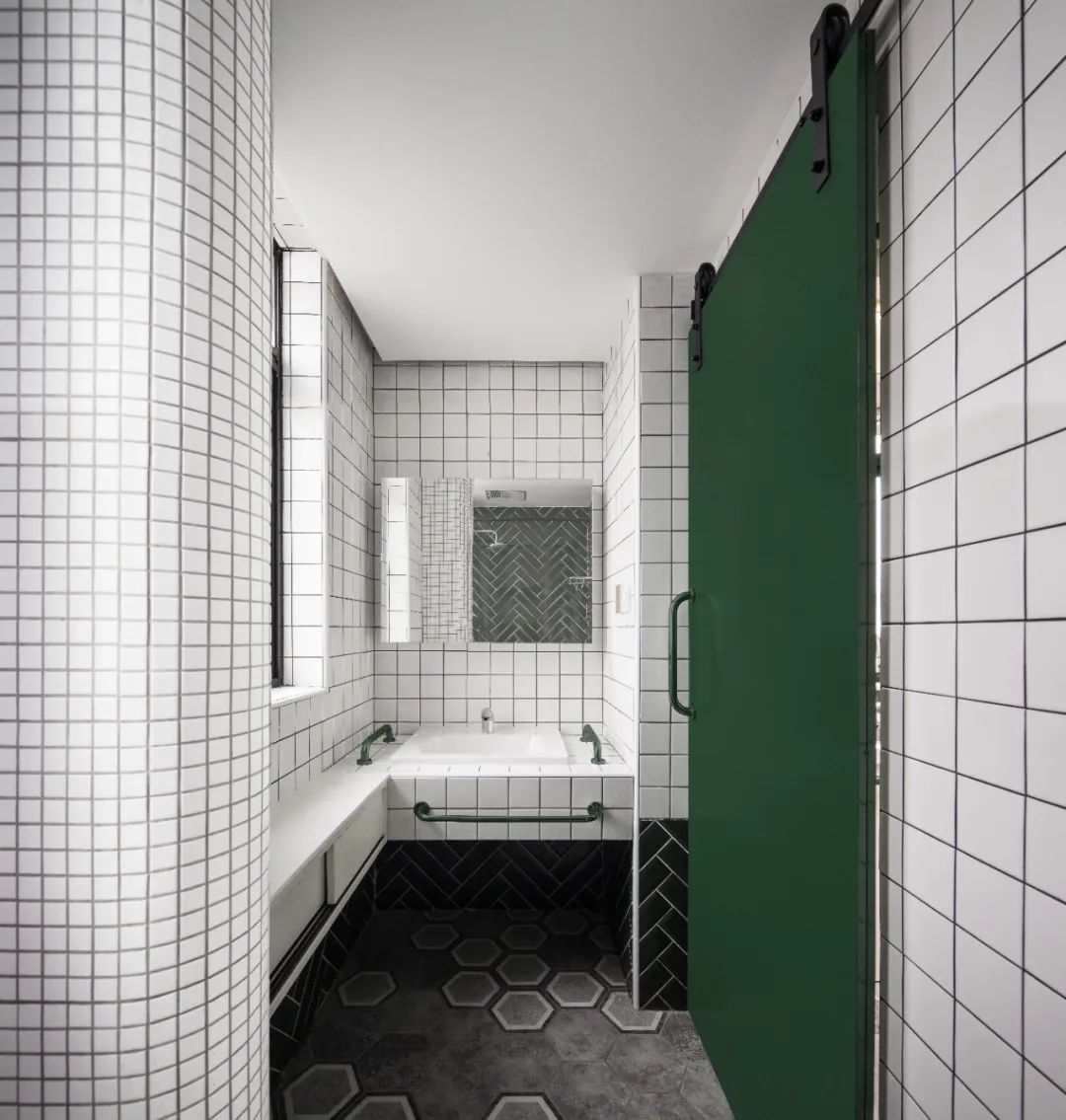 家里老人摔倒该怎么办,家里老人跌倒了买什么东西比较好