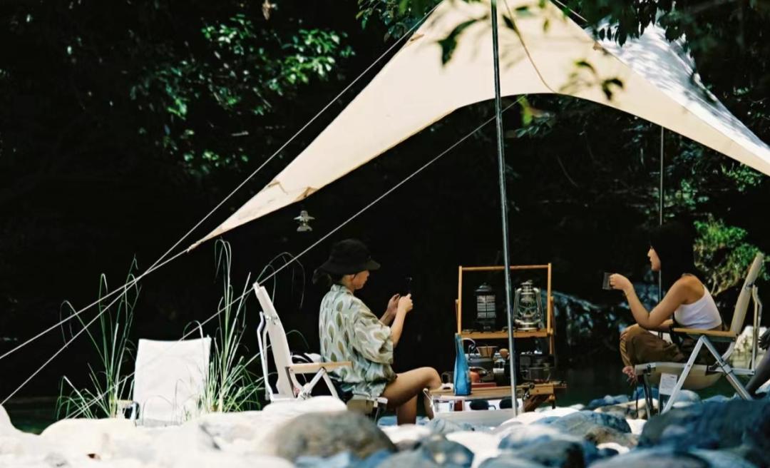 闽山闽水物华新在师生中引热议,户外生活季福州闽越水镇露营