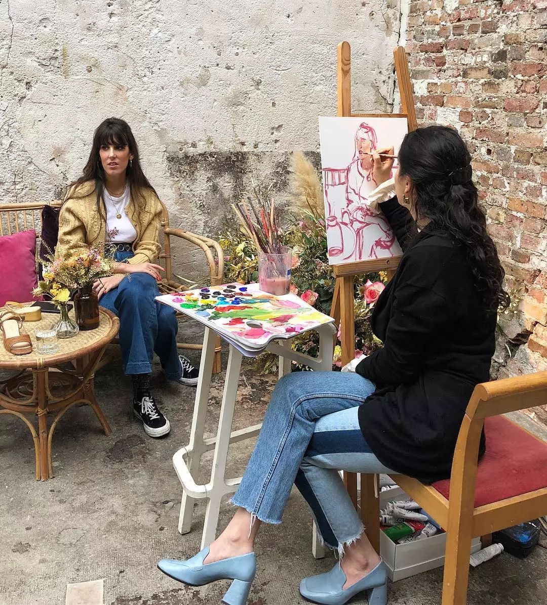 奶奶鞋和老爹鞋哪个好搭配 (奶奶鞋怎么搭配好看最新款)