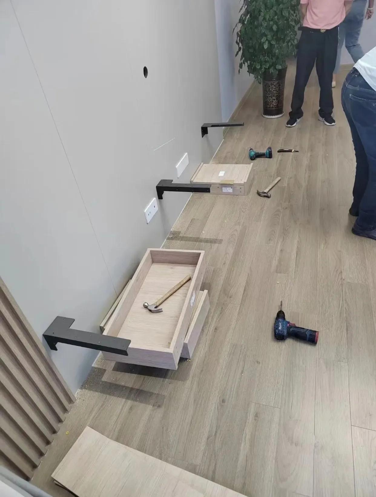 悬空电视柜和放地上的哪个更实用,地面电视柜和悬空电视柜