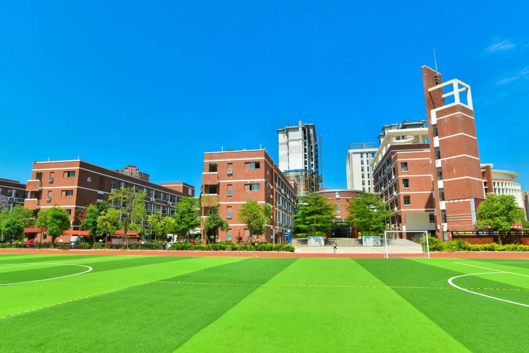 私立学校高薪招聘教师,小学百万年薪招教师