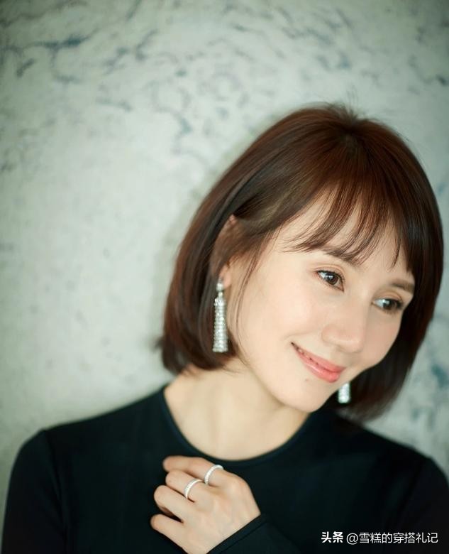 袁泉干练短发发型图片,袁泉最新短发发型图片大全