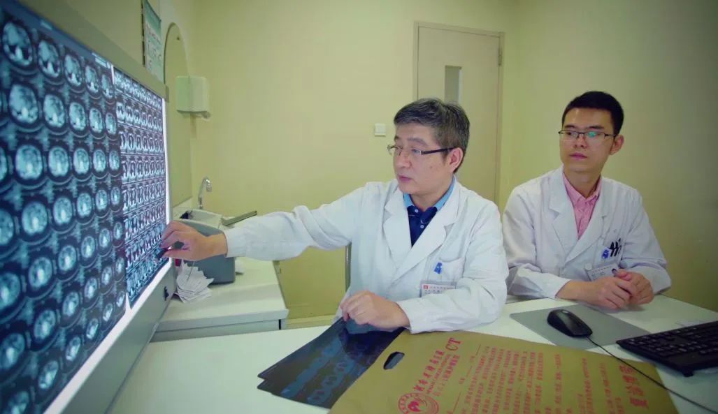 在黑暗中窥见光明！河南省肿瘤医院结直肠MDT多学科专家团队让“直肠癌肝转移”患者重获新生