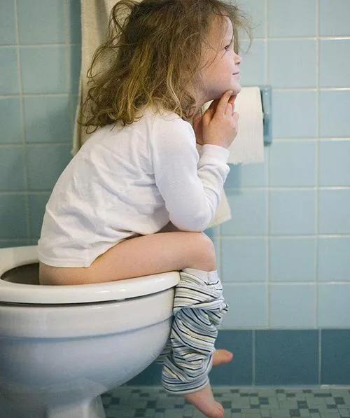 三岁宝宝大小便不喊人,三岁孩子小便不说怎么办