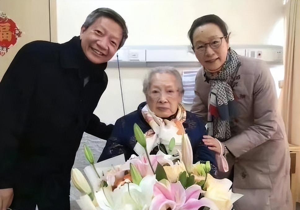 一天内4位老戏骨离世,2022年去世的六位老戏骨