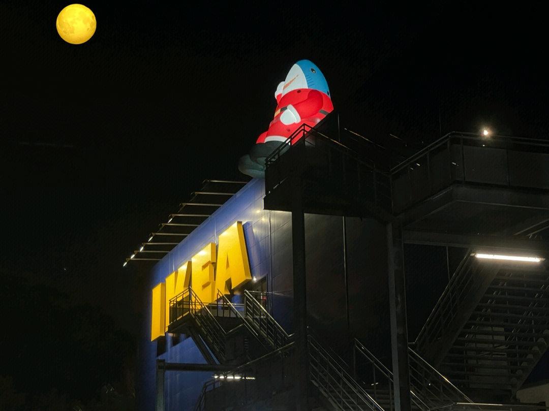 奢侈品秀场设计经典,奢侈品门店圣诞装扮