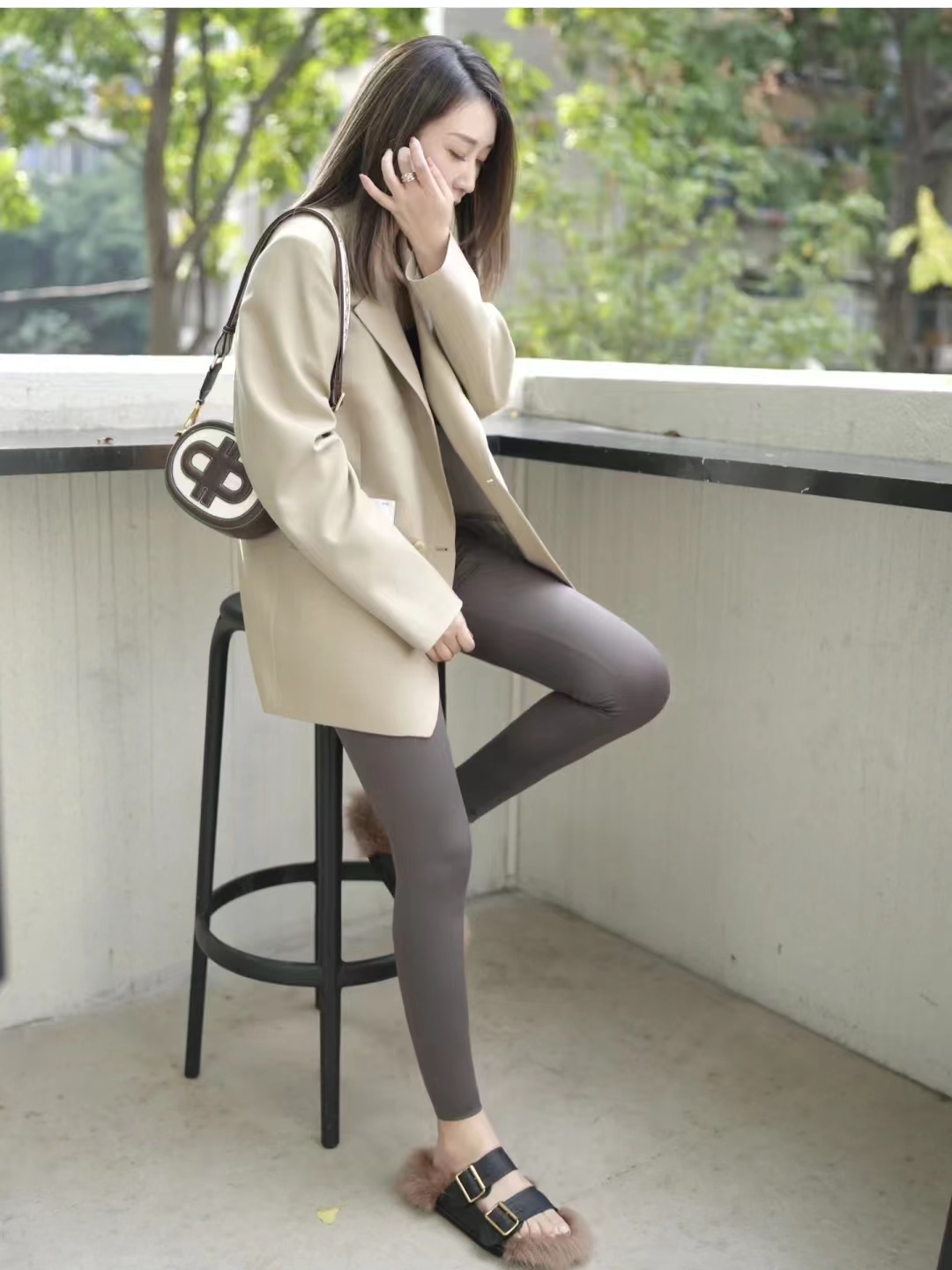 西装外套怎么搭配裙子好看气质,西装外套搭配时髦女士