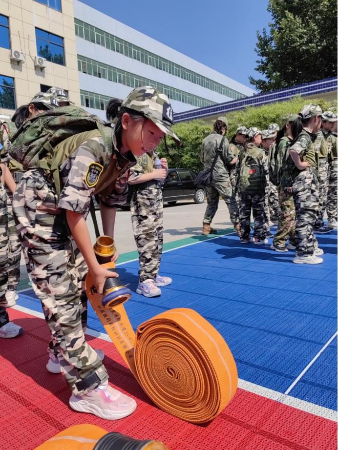 儿童军营体验营,儿童体验军营夏令营