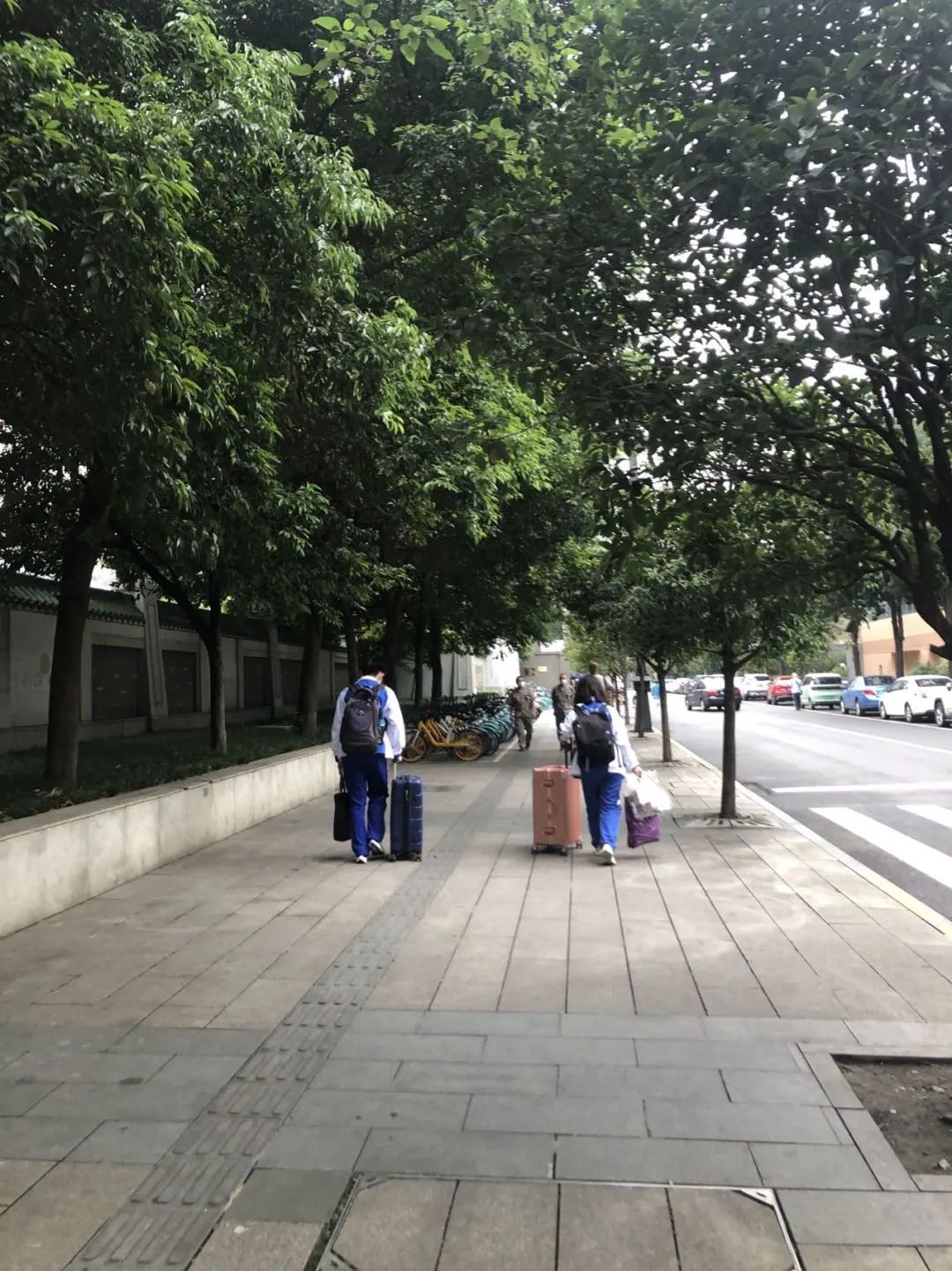 再见了，小盆友——9月19日成都家长成功“解除居家”……