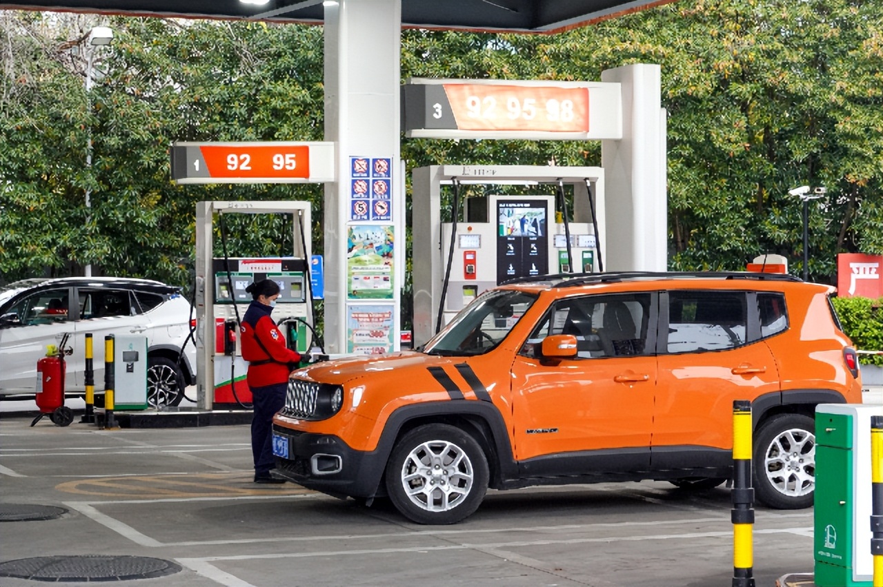 中国汽柴油价格按什么来调整,国内汽柴油价格或将上调