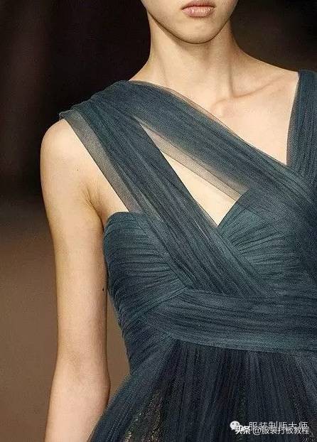 褶皱在女士礼服中的应用,褶皱肌理礼服