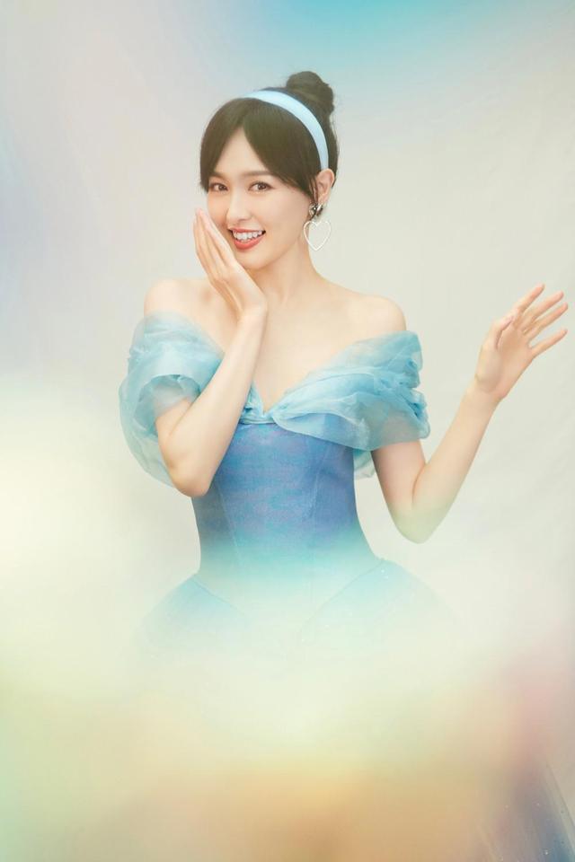 唐嫣穿公主裙现身商场,唐嫣蓝色公主裙