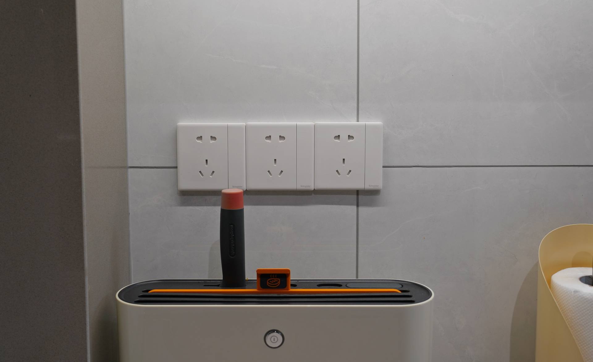 施耐德和西门子开关插座怎么选,施耐德西门子罗格朗公牛开关插座