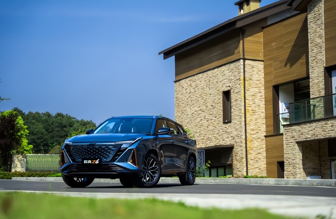 长安欧尚z6加满一箱油能跑多少,欧尚z6油箱已加满为什么显示没满