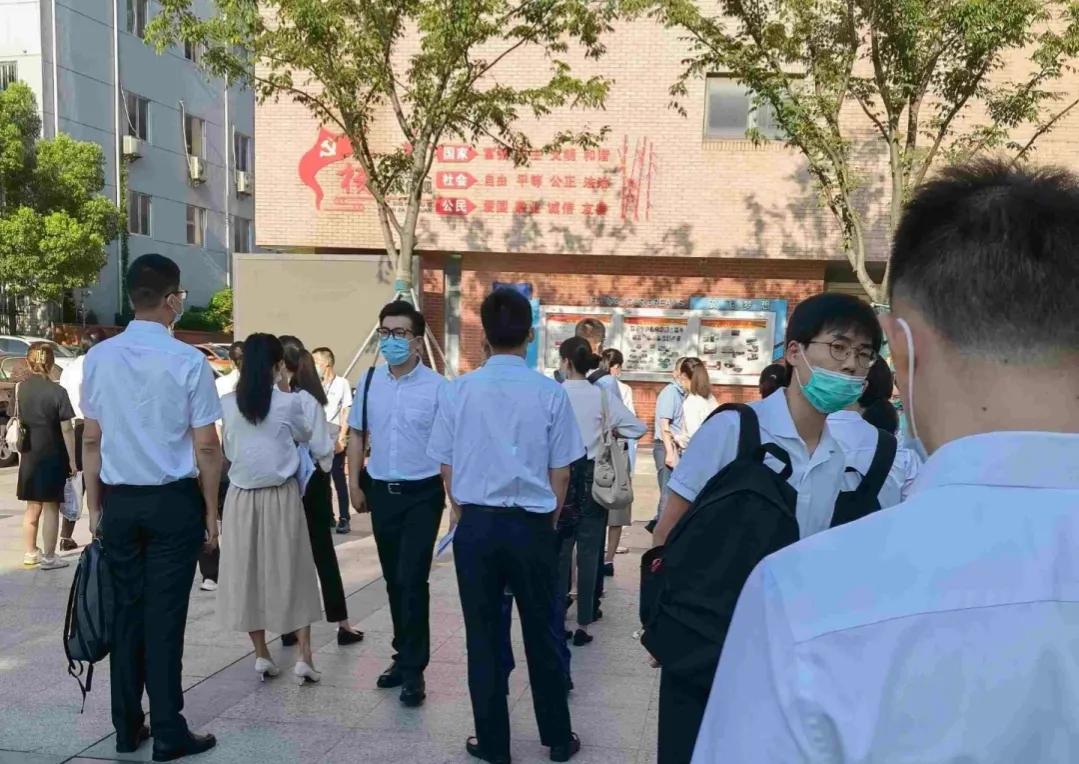 公务员法哪三类不得录用为公务员,公务员法规定哪些人不属于公务员