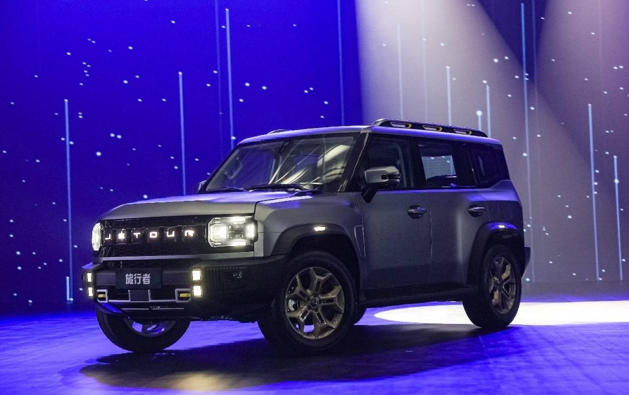 奇瑞艾瑞泽8对比长安uni-v,奇瑞艾瑞泽8新款2022手动挡