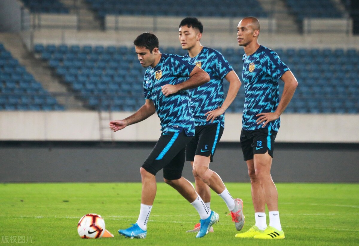 江苏苏宁球员,江苏苏宁这支球队还在踢吗