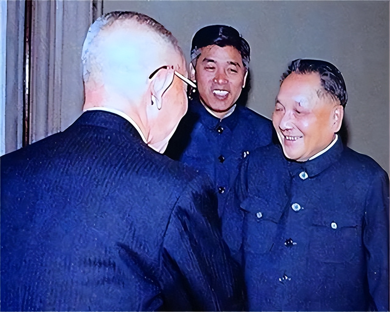 1978年日本记者刁难:*鱼岛钓**归属哪国,*小平邓**巧妙应答令人佩服