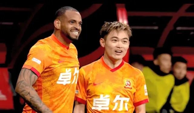 李金羽打进伊朗球门,李金羽为鲁能踢了多少场