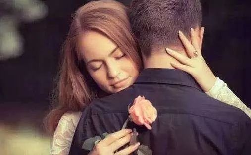 让女人上瘾一辈子的男人几大特征,让男人爱上瘾的女人具备哪些特点