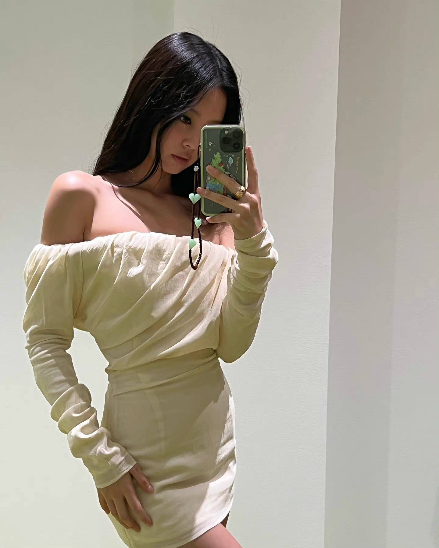 blackpink的jennie眼妆,blackpinkjennie黑色碎花裙