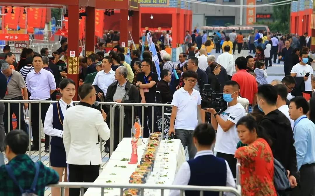 三峡万州烤鱼,万州烤鱼节举办难点分析