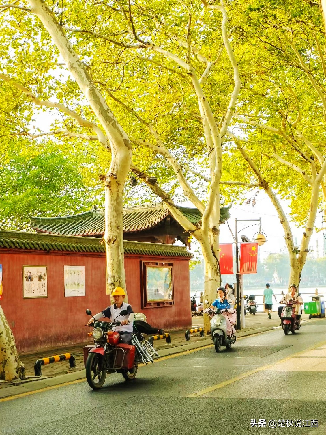 甘棠湖上“娘娘庙”，是为闹市中的一方净土，风光旖旎，四季浪漫