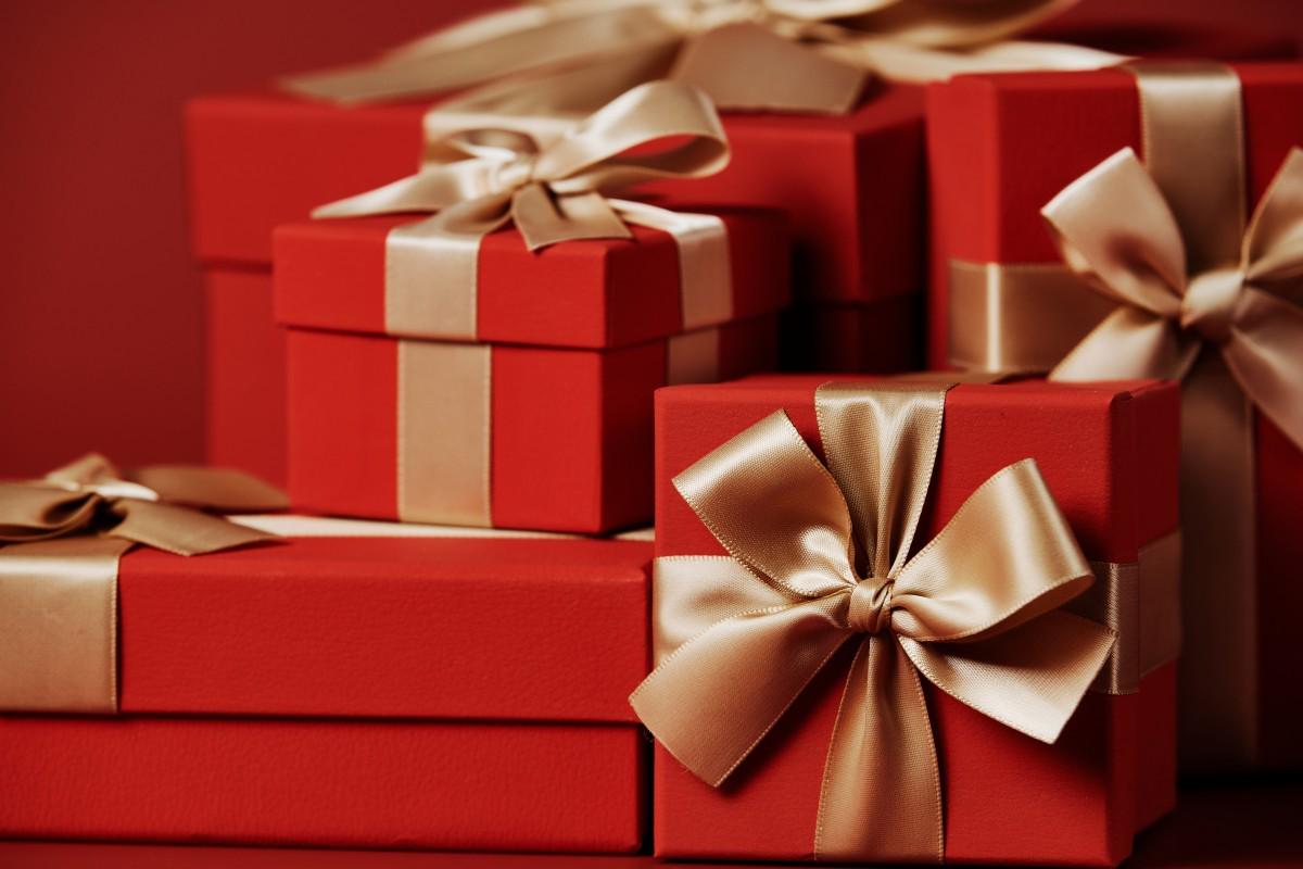 准女婿春节送礼要不要给压岁钱,春节送礼送几样合适有讲究吗