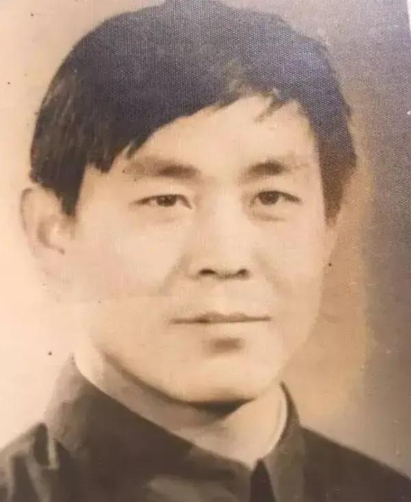 武功大师马保国文学大师胡锡进,马保国与胡锡进是中国近代大师吗