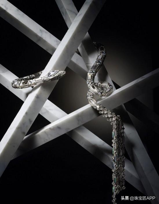 宝诗龙问号项链周冬雨,宝诗龙孔雀问号项链