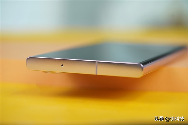 三星galaxys22超大杯,三星galaxys23ultra湖屿蓝评测