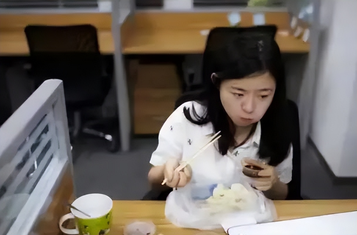 普通大学生在上海真实收入,上海普通本科毕业生税后月薪