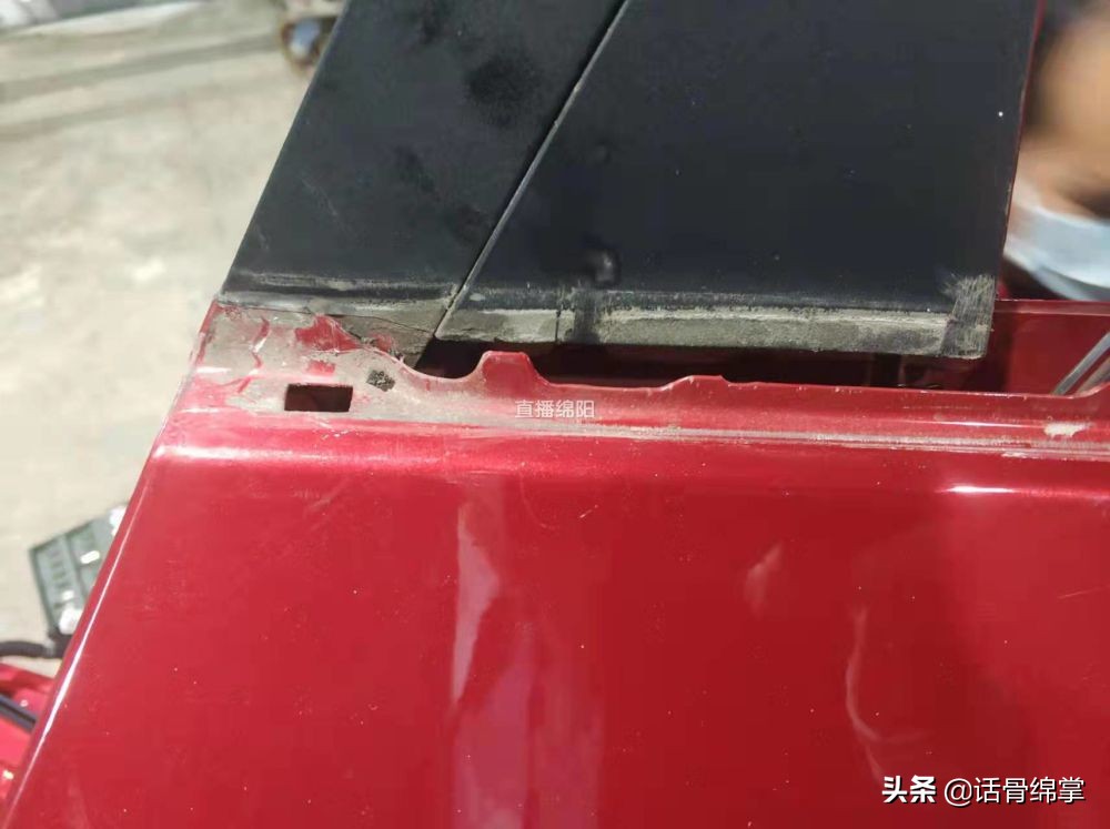 车主：换的新车门有泥、被人用过4S店：那是灰