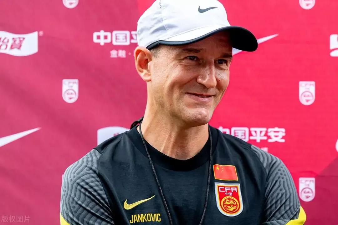 扬科维奇下课后首谈国足,扬科维奇承诺让国足焕然一新