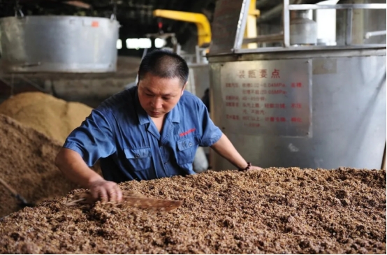 什么光瓶酒最火,中国四大光瓶酒好喝不贵