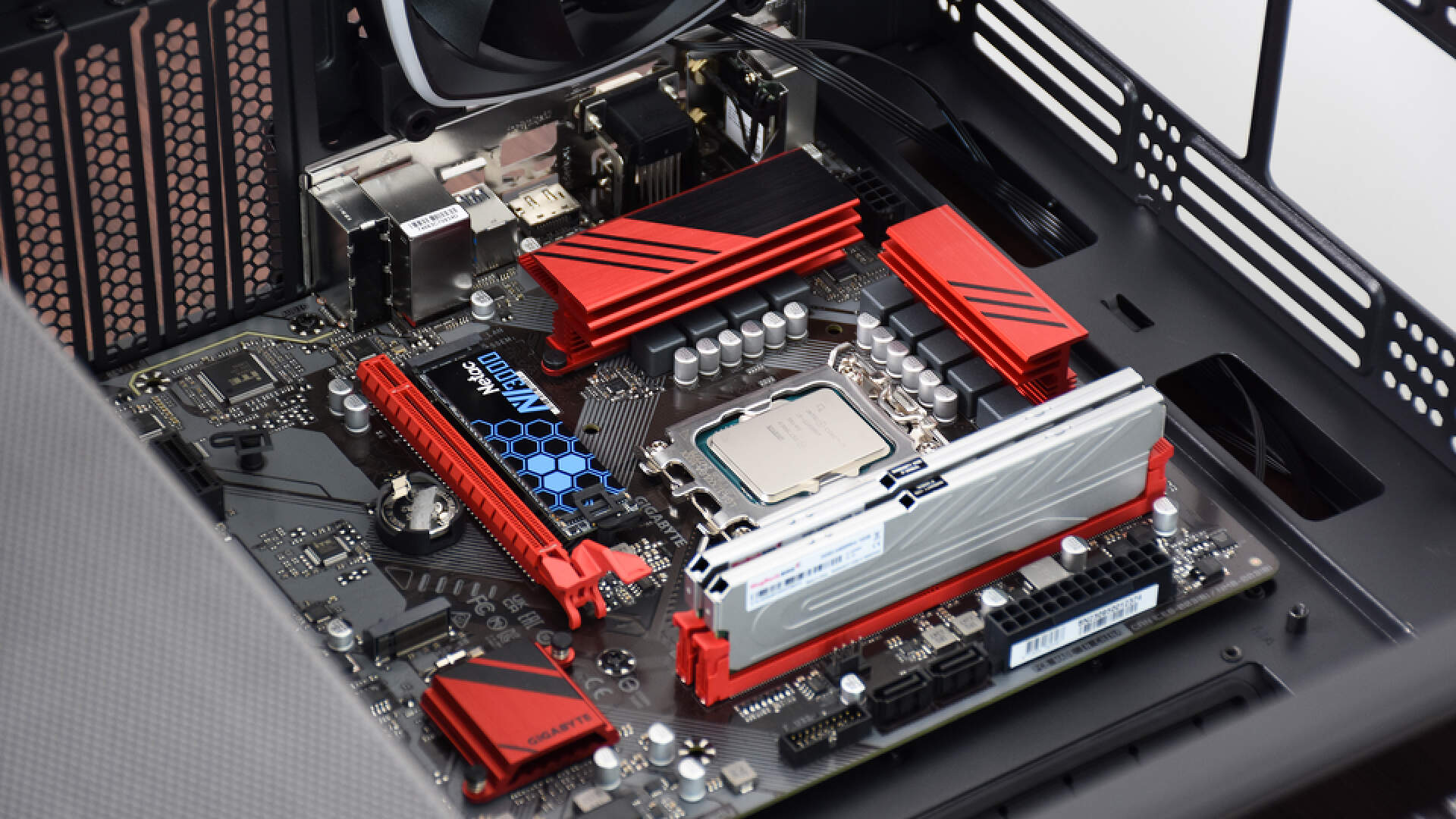 主流海景房机箱配置,montech机箱