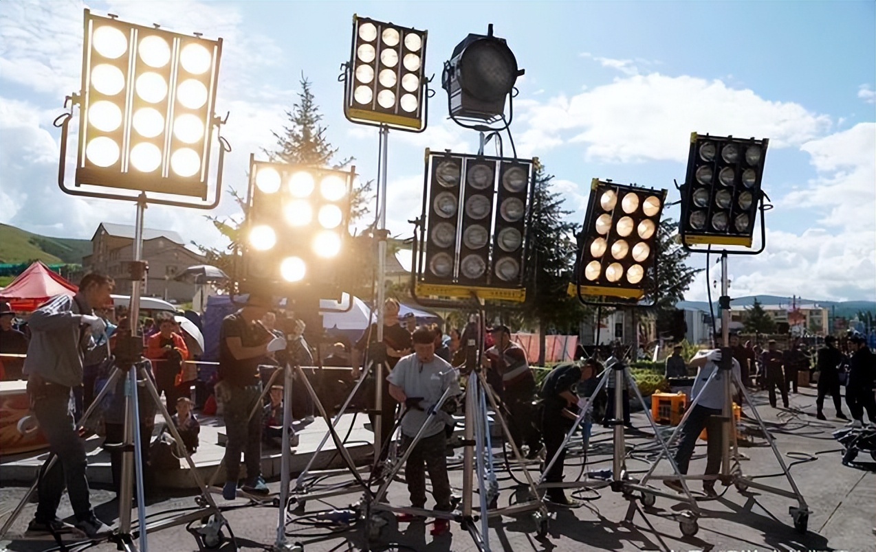 横店当5年群演的外卖小哥，日结70元到攒钱13万，为梦骑行去*藏西**