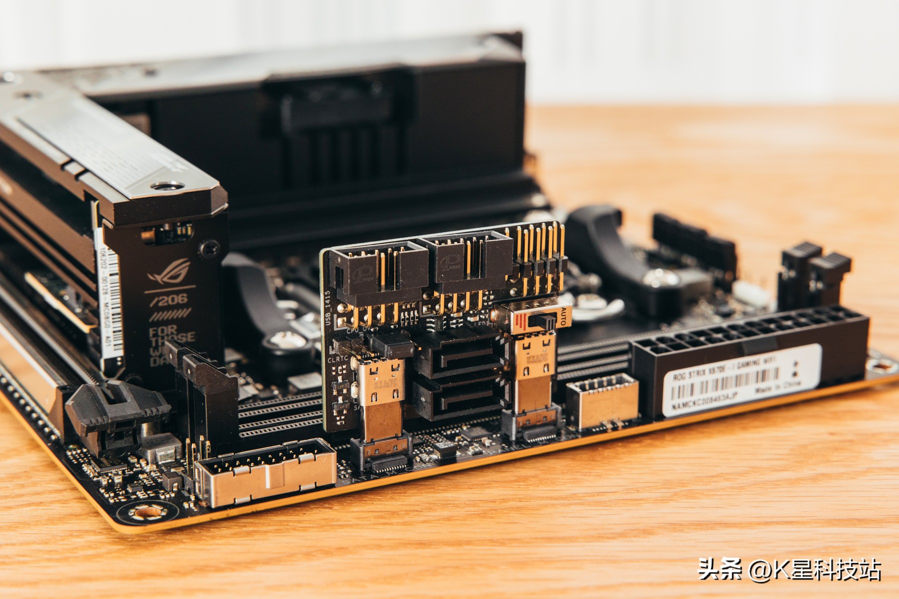 鍗庣x670e涓绘澘涓婁粈涔坈pu,鍗庣strixz690-e瑁呮満瑙嗛