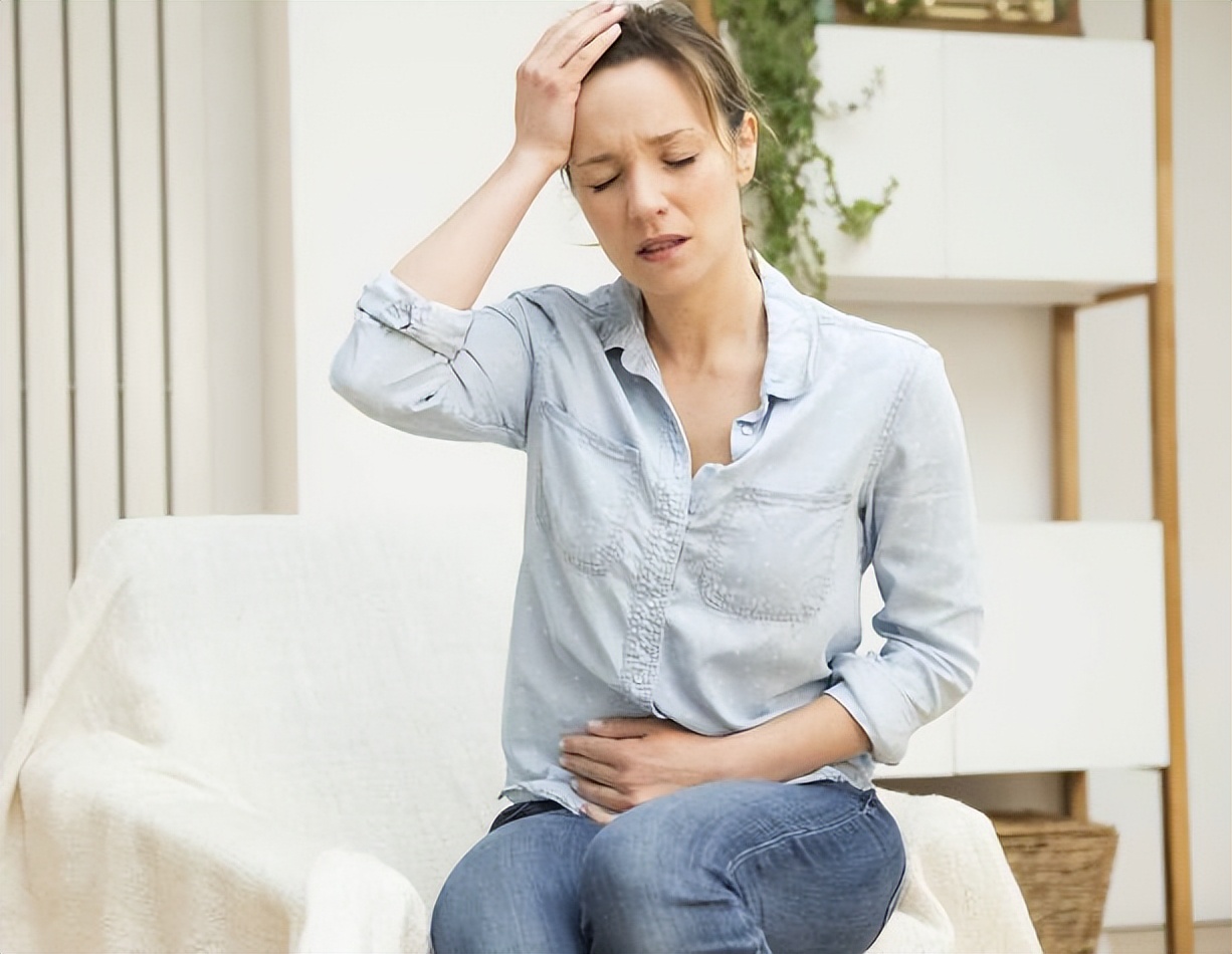 女人每天吃一粒维生素b1作用,女子每天坚持吃维生素b12