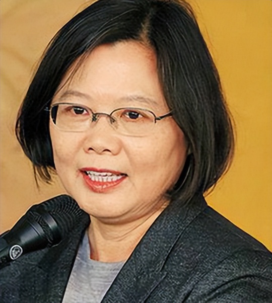 两岸关系转折点？蔡英文宣布重大决定，台湾地区义务役延长至1年