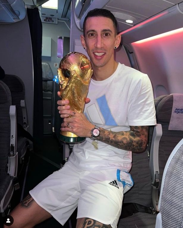 阿根廷夺得冠军更衣室庆祝,阿根廷庆祝梅西获得金球奖