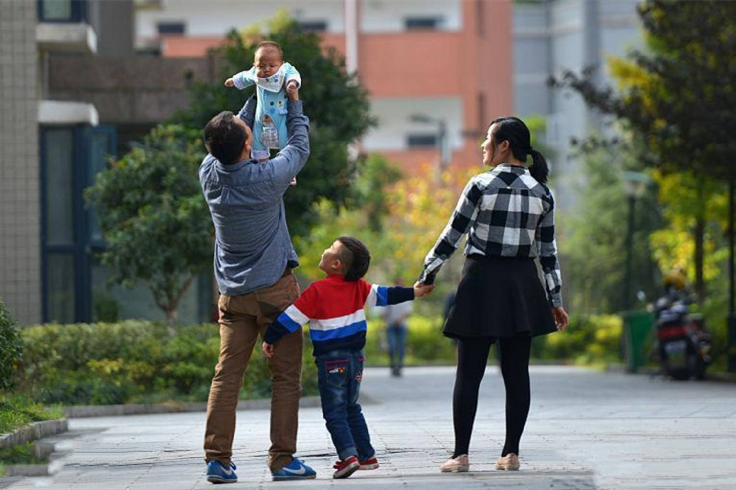 中国到2030年的人口数目预测,2056年中国还有多少人口