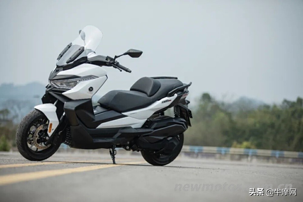 无极SR4Max｜宝马C400GT｜光阳赛艇S350横评（下）：出道即巅峰？