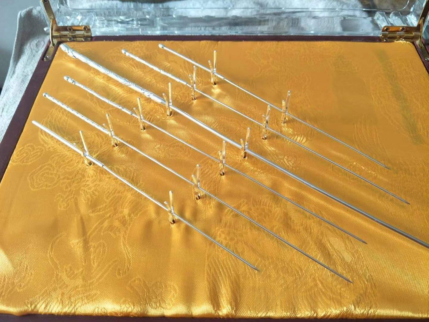 银质针和银针疗法的区别,银质针与粗银针的区别