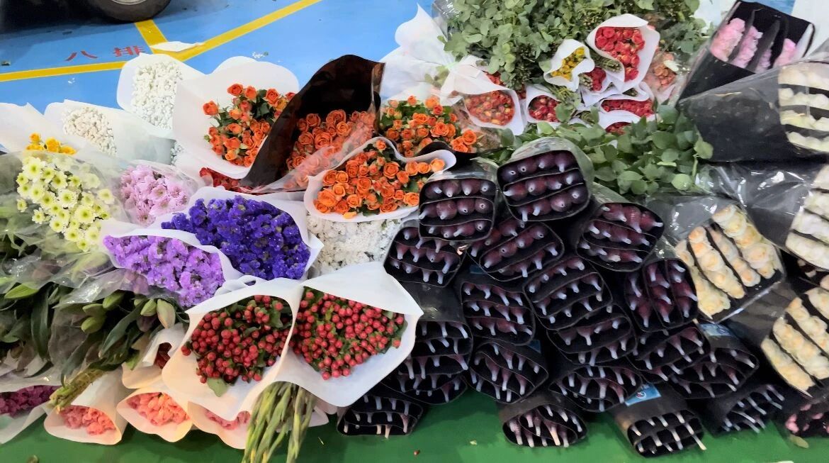 鲜花批发商卖货渠道,鲜花批发商的进货渠道及注意事项