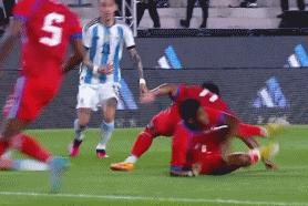 c罗vs梅西十大任意球,精彩任意球破门c罗2009