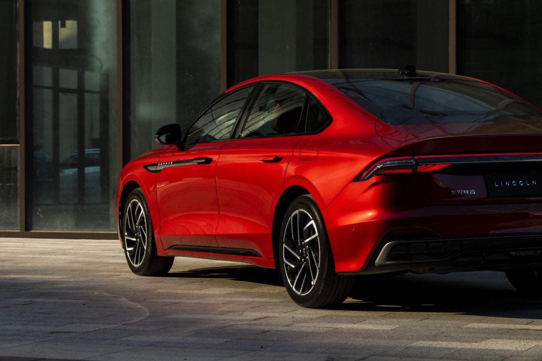 新款林肯z试驾,22款林肯z银色试驾