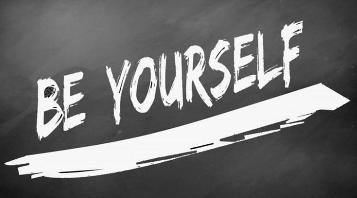 领导迟到你该不该说,经常迟到是因为无所谓