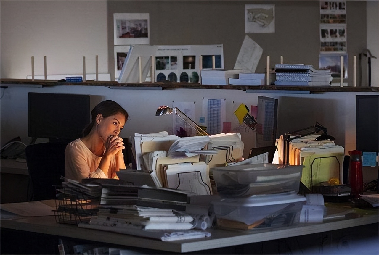 国外工厂的上班制度,国内工厂8小时工作制